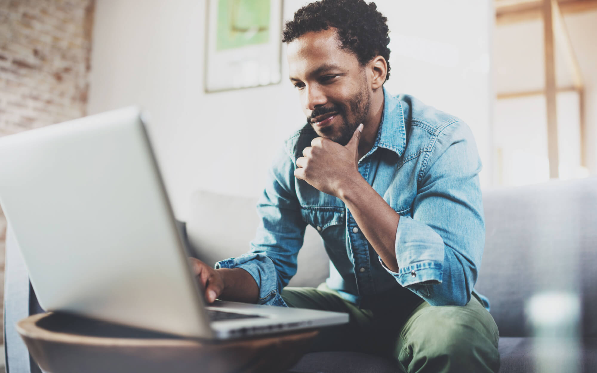 smiling-man-laptop-3