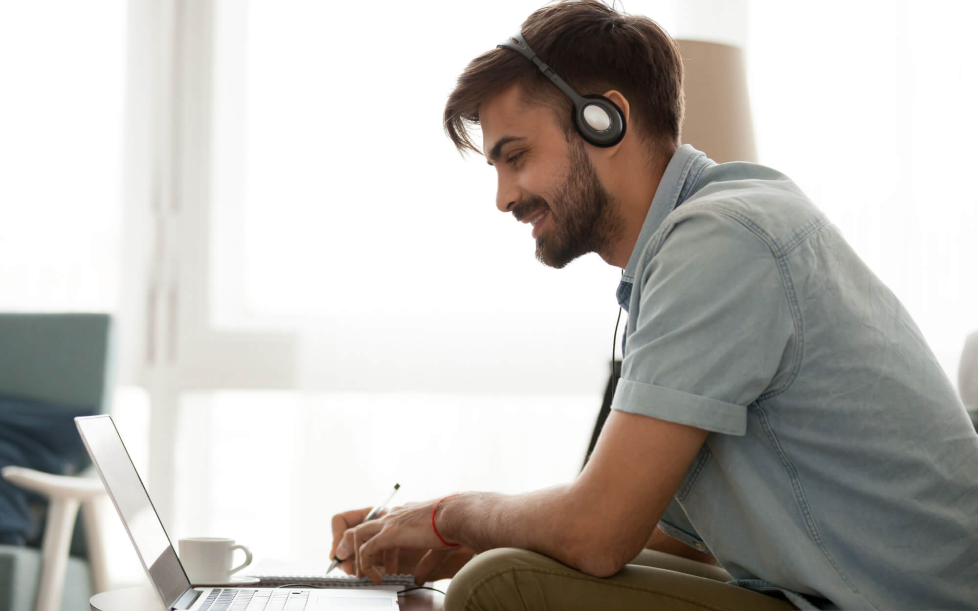 smiling-man-laptop