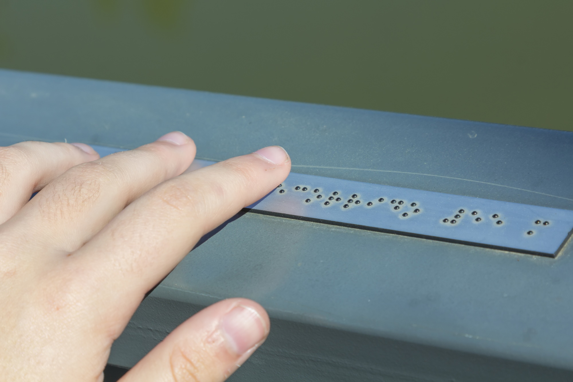 VI-reading-braille