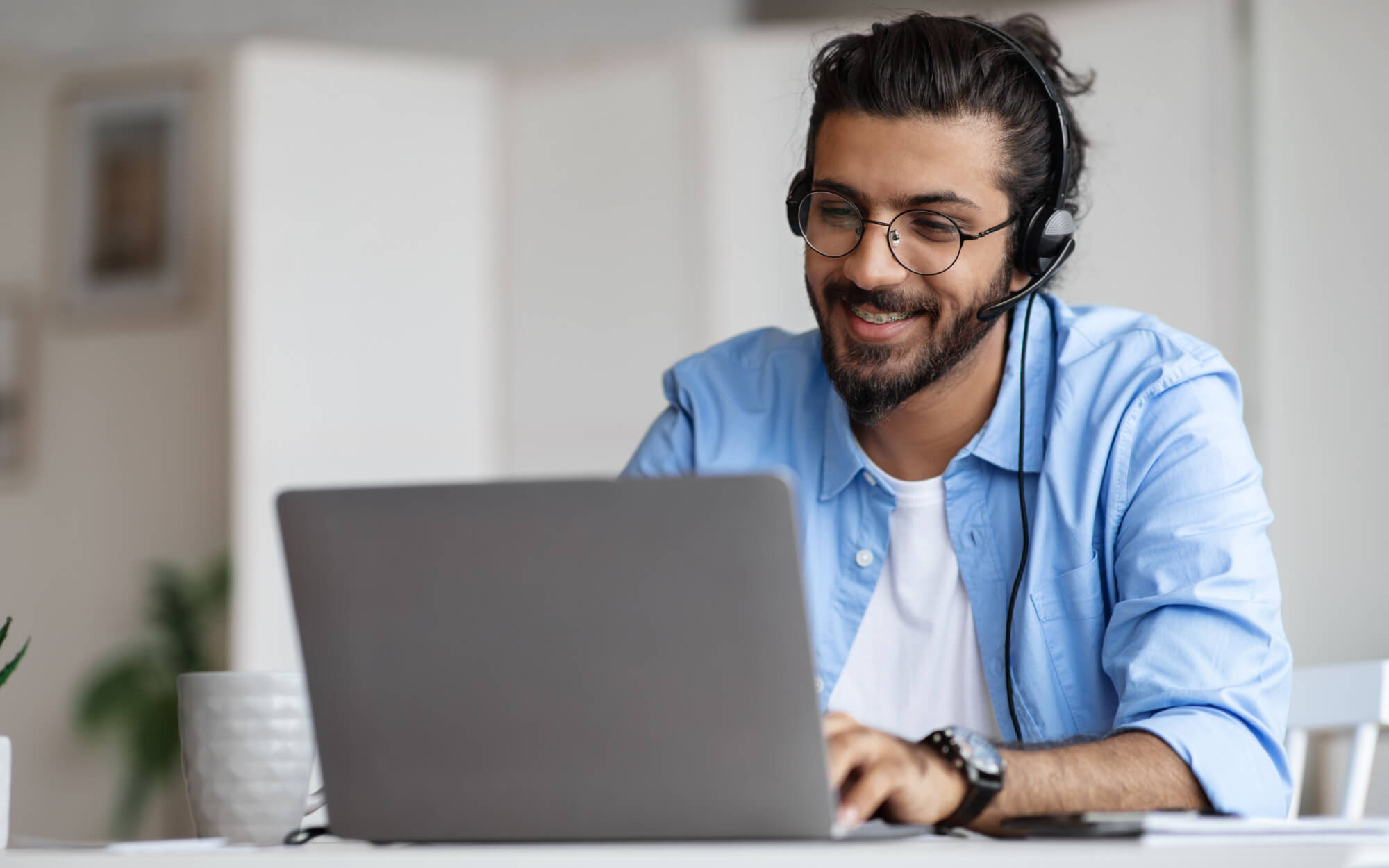 smiling-man-laptop-2